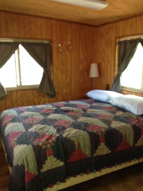Cabin #3 Queen Bed